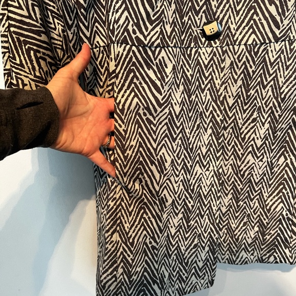 Cabi abstract chevron print jacket size Medium 3034 - Picture 4 of 6